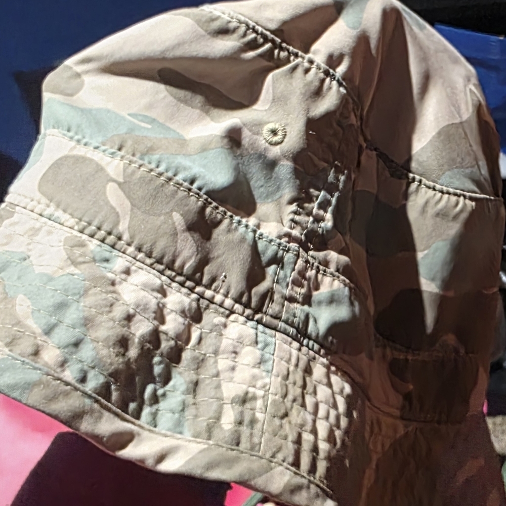 Mitchell & Ness Camo Bucket Hat - Green Cream & Taupe One Size Fits Most. CLEAN. - Picture 3 of 12